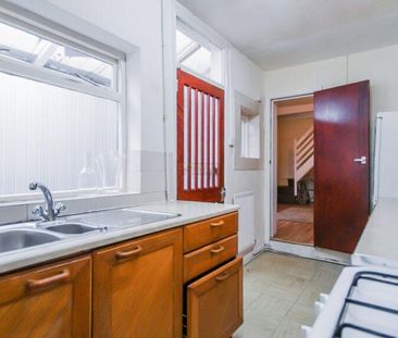 3 bedroom terraced house to rent - Photo 6