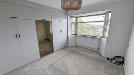 4 bedroom semi-detached house to rent - Photo 4