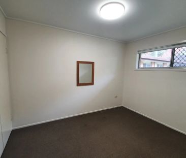 Neat & Tidy Unit in Prime Location - Photo 3