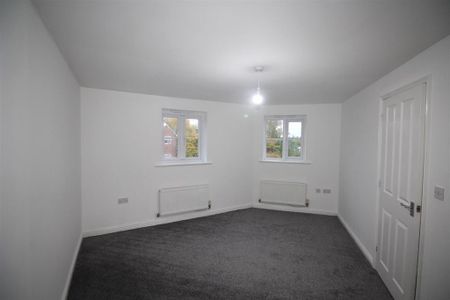 3 bedroom end of terrace house to rent - Photo 2