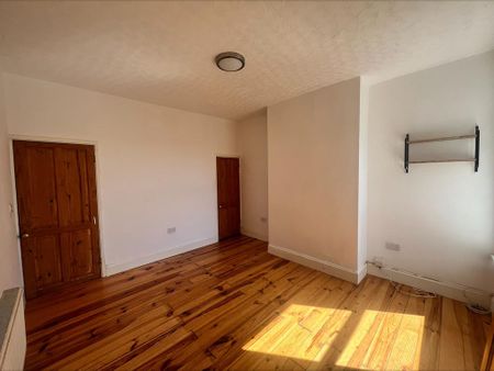 2 bedroom semi-detached house to rent - Photo 5