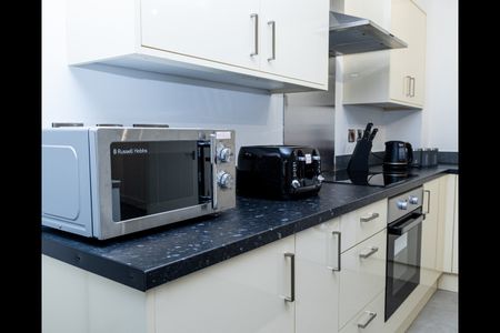 2 Bed Flat, Quay House, M5 - Photo 3