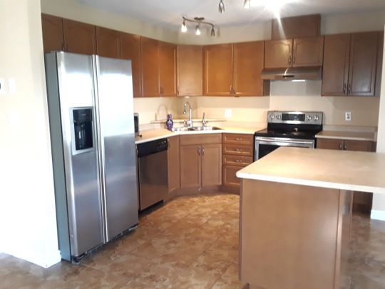 For Lease - 242 Buttercup Court, Waterloo, Ontario - Photo 1