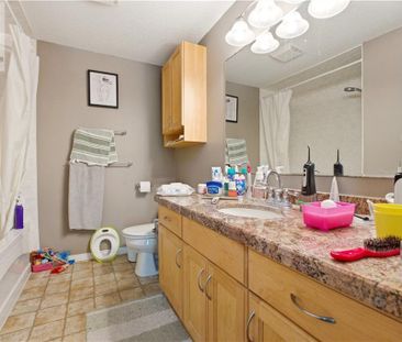 541 WILD IRIS Avenue, Waterloo, Ontario, N2V2W4 - Photo 6