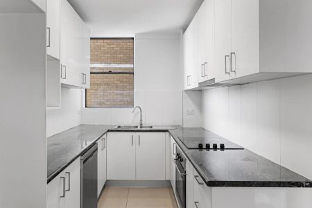 Three bedroom apartment in the heart of Strathfield - Photo 4