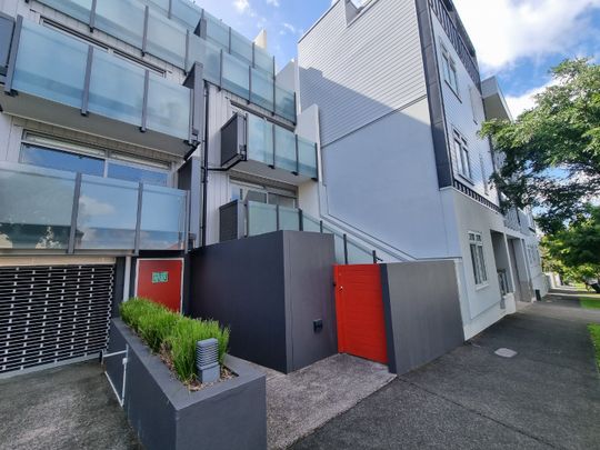 Perfect Work + Play Combo - Photo 1