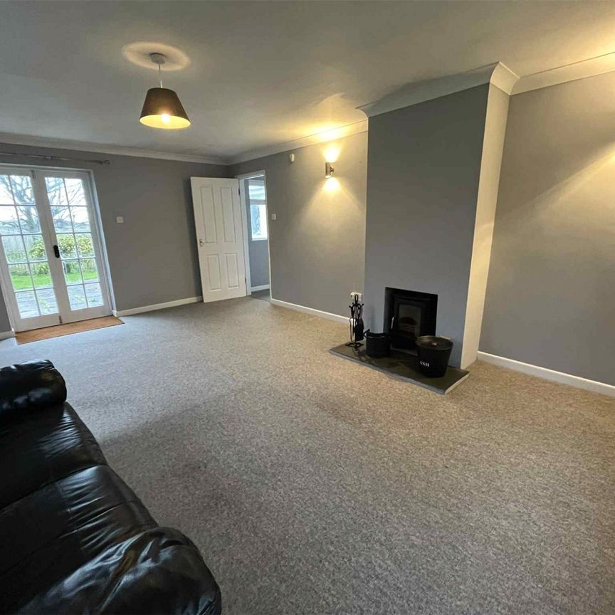 Mullion, Helston, Cornwall, TR12 - Photo 1