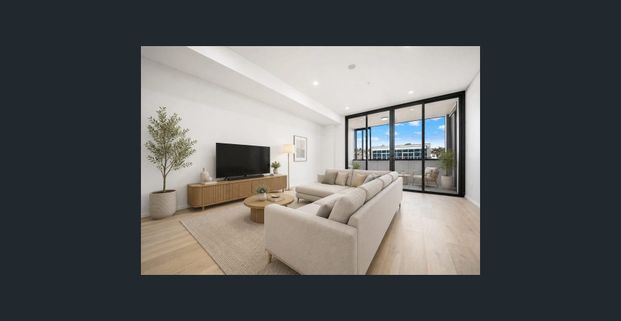 BRAND NEW APARTMENT! - Photo 1