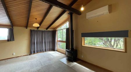 St Johns Hill family home - Photo 2