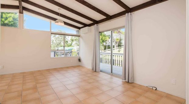 3 Bedroom in Double Westlake Zone! - Photo 1