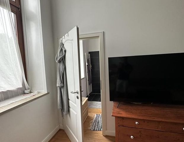 Charmante 2-Zimmer-Wohnung im Loftstil – Wohnen in der Alten Schule von Haselau - Photo 1