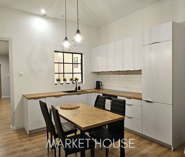 Mieszkanie dwupokojowe w odnowionej kamienicy - Photo 1