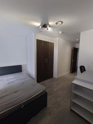 5 bedroom flat share to rent - Photo 4