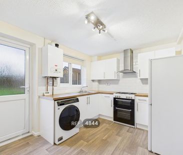 2 bedroom semi-detached house to rent - Photo 6