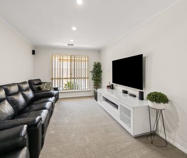 Spectacular Courtyard Family Home with Solar - Photo 4