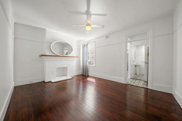 Charming Art-Deco opportunity featuring a tasteful renovation - Photo 1