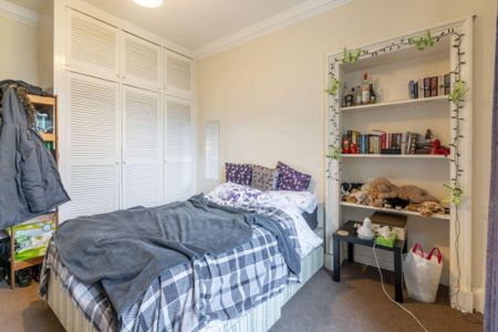 3 bedroom flat to rent - Photo 3