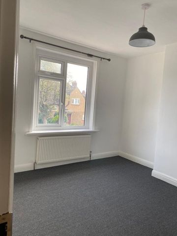 The Gardens, Southwick - Photo 3