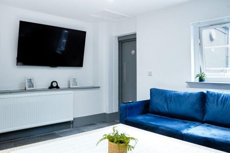 1 bedroom in a house share to rent - Photo 2