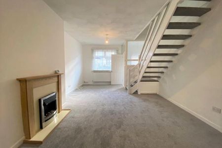 3 bedroom terraced house to rent - Photo 2