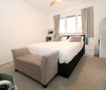 2 bedroom end of terrace house to rent - Photo 3