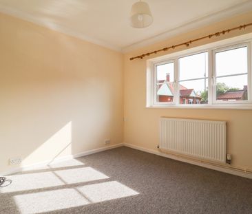 3-Bedroom End Terrace House - Photo 5