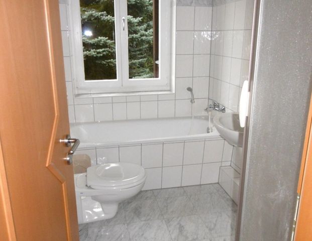 Gemütliche 2-Zimmer-Wohnung mit großem Südbalkon in guter Lage von Pirna! - Foto 1