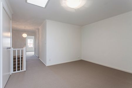 SPACIOUS DOUBLE STOREY APARTMENT! - Photo 2