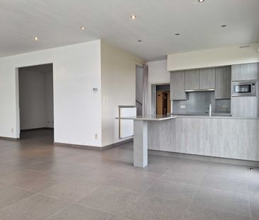 Vrijstaande woning met tuin, garage en 2 slpk - foto 2