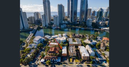 ONE BEDROOM UNIT IN THE HEART OF CHEVRON ISLAND! - Photo 3