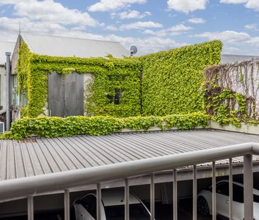 City Fringe Townhouse - Photo 4