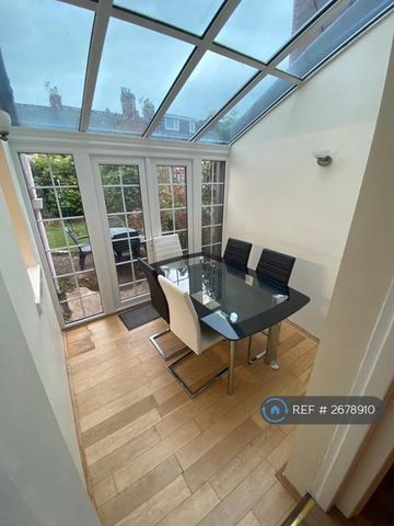 3 bedroom terraced house to rent - Photo 2