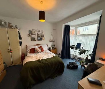 Milton Road, SO15 - Photo 3