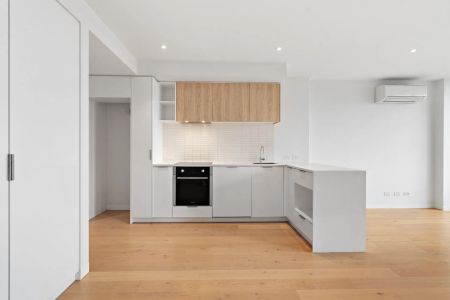 Sky-high style and serenity with resort-style on-site amenities - Photo 2