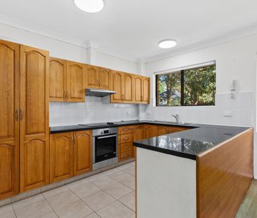 City-Edge Sanctuary - Bright & Fresh 2-Bedroom Retreat - Photo 1