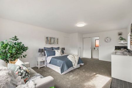 Large Open Plan Standalone Studio on Rear Site - Photo 4