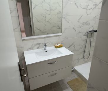 Location Appartement 4 pièces 65m² MARSEILLE 15ème - Photo 4