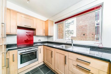 2 bedroom flat to rent - Photo 2