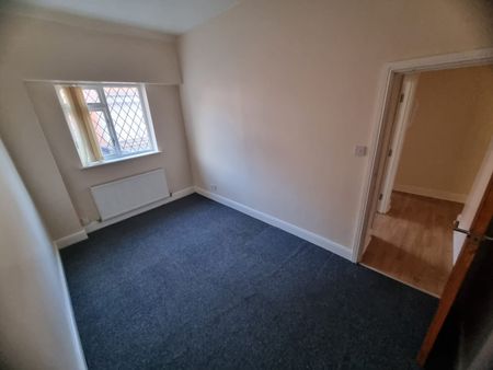 2 Bed Flat, New Ferry Road, CH62 - Photo 4