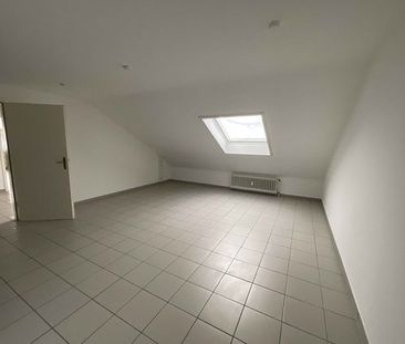 Dachgeschoss-Wohnung in Stadtnähe - Photo 5