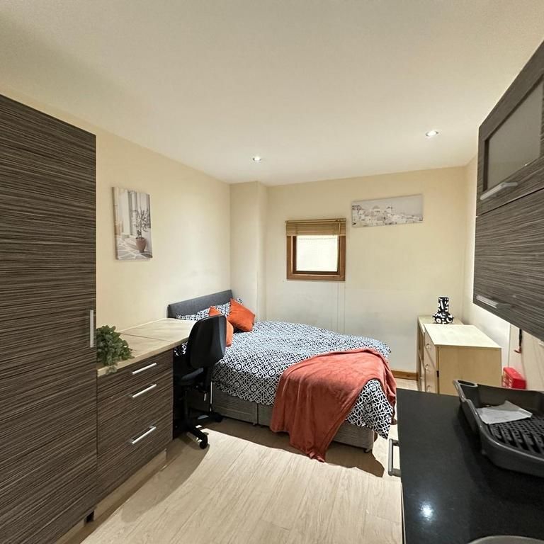 Studio to rent - Photo 1