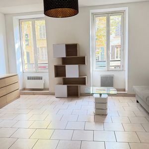 GRAND STUDIO MEUBLE DE 32.50 M² AU CENTRE VILLE - Photo 2