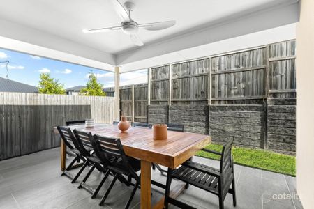 Modern Family Home! - Photo 2