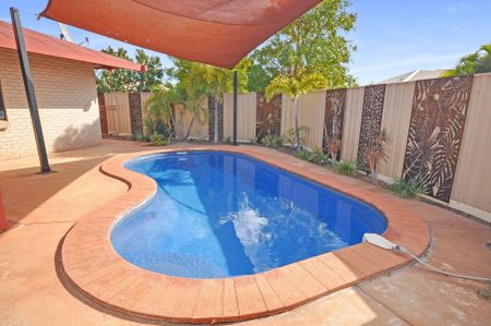 BEST OF THE BEST - Pretty Pool Manor with so Many Extras - Photo 4