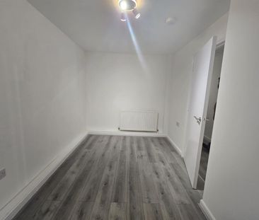 Pond Lees Close, Dagenham RM10, London - Photo 1