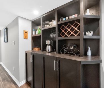 For Lease - 2067 Golden Orchard Trail, Oakville, Ontario - Photo 2