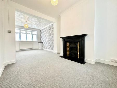 3 bedroom end of terrace house to rent - Photo 3