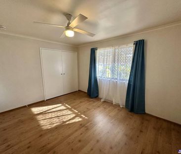 Established 3 Bedroom Family Home - Includes Garden/Lawn Maintenance - Photo 2