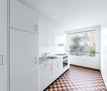 Comfortable living in a well-maintained apartment building - Photo 5