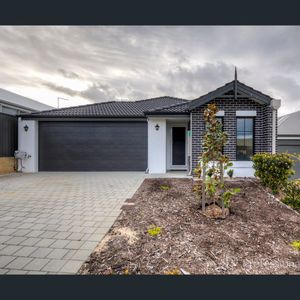 17 Hamelin Street, Two Rocks, WA 6037 - Photo 2